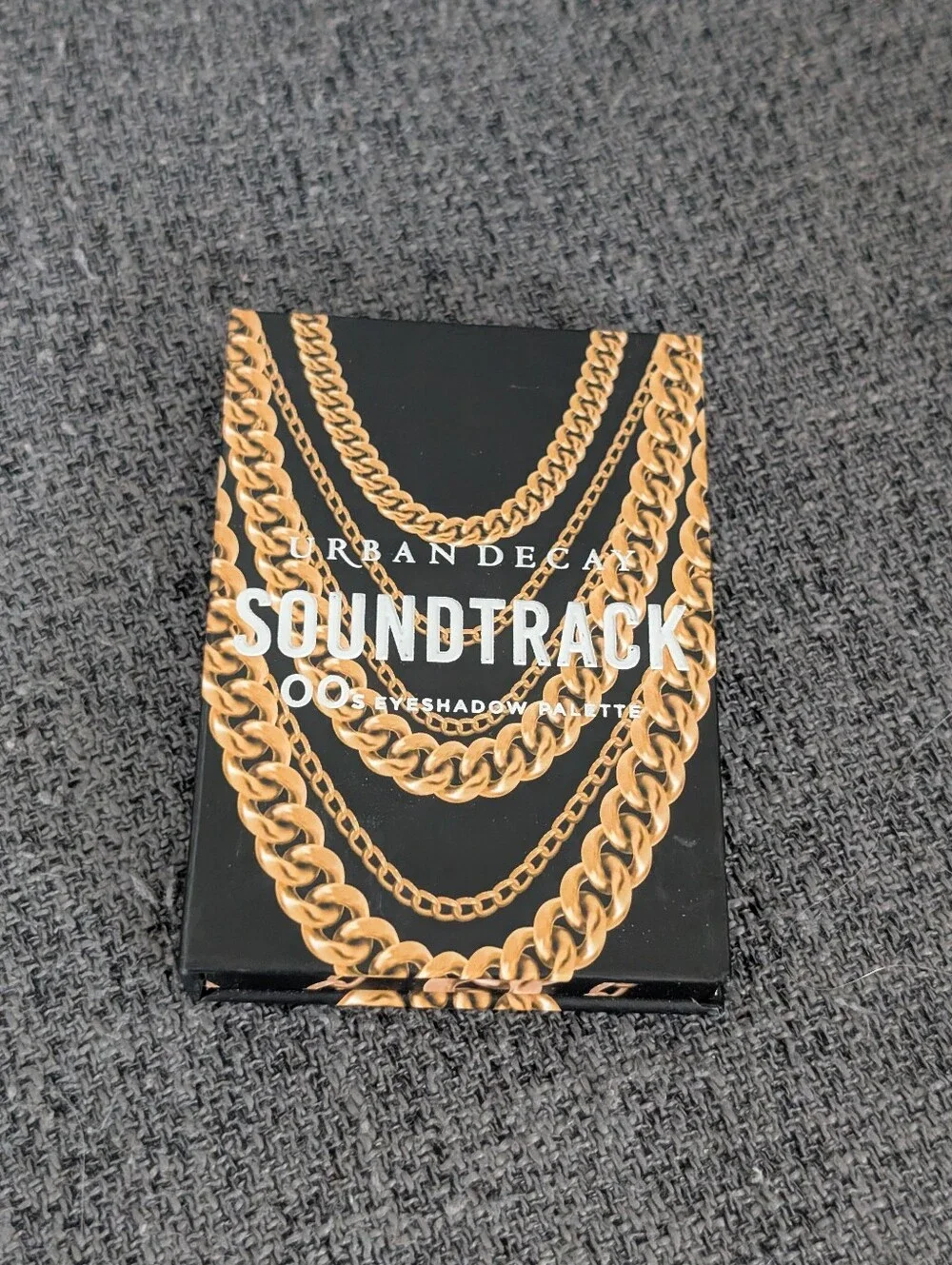 URBAN DECAY DECADES Mini Eyeshadow Palette - '00s SOUNDTRACK